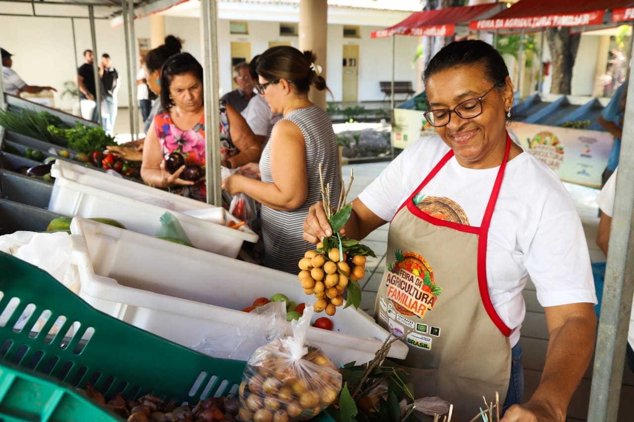DIA DAS MÃES | Seit incentiva cuidados com a alimentação saudável na Feira da Agricultura Familiar