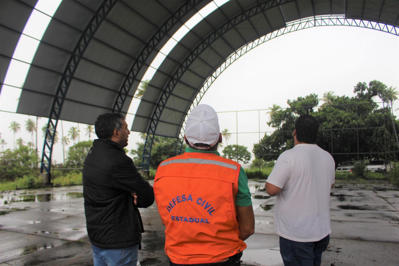 Defesa Civil Estadual vistoria quadras poliesportivas em escolas de Estância