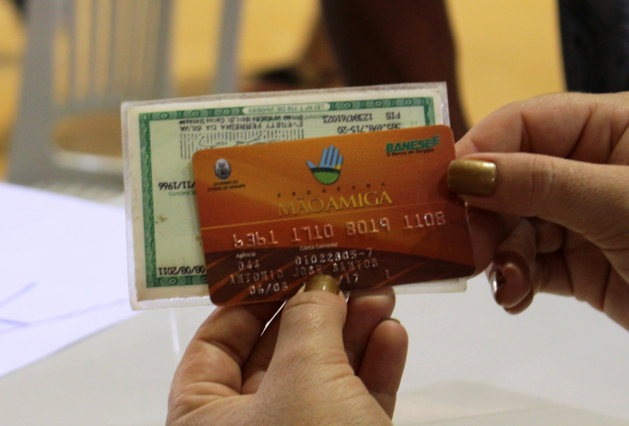 Trabalhadores do corte da cana já podem sacar segunda parcela do Programa Mão Amiga