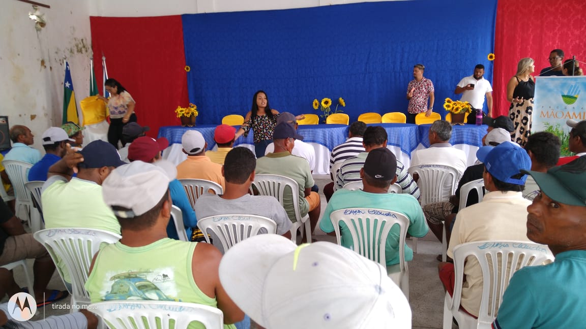 Trabalhadores do corte da cana recebem última parcela do Programa Mão Amiga
