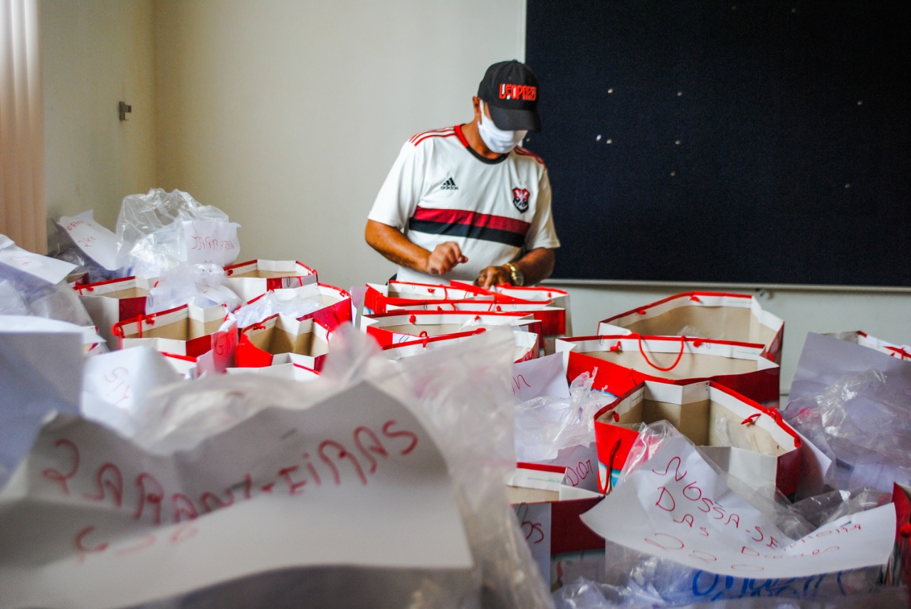 CUIDANDO DE QUEM CUIDA | Governo distribui cerca de 20 mil máscaras para trabalhadores da Assistência Social dos 75 municípios