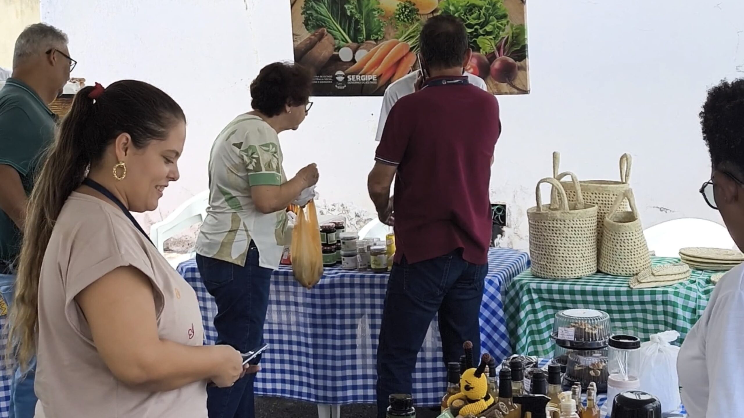 Feira da Agricultura Familiar Itinerante chega ao Departamento de Infraestrutura Rodoviária