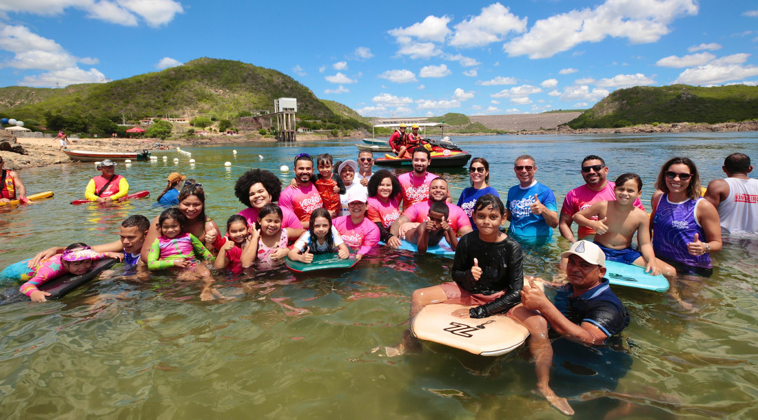 Banho assistido leva inclusão e acolhimento ao Verão Sergipe em Canindé de São Francisco