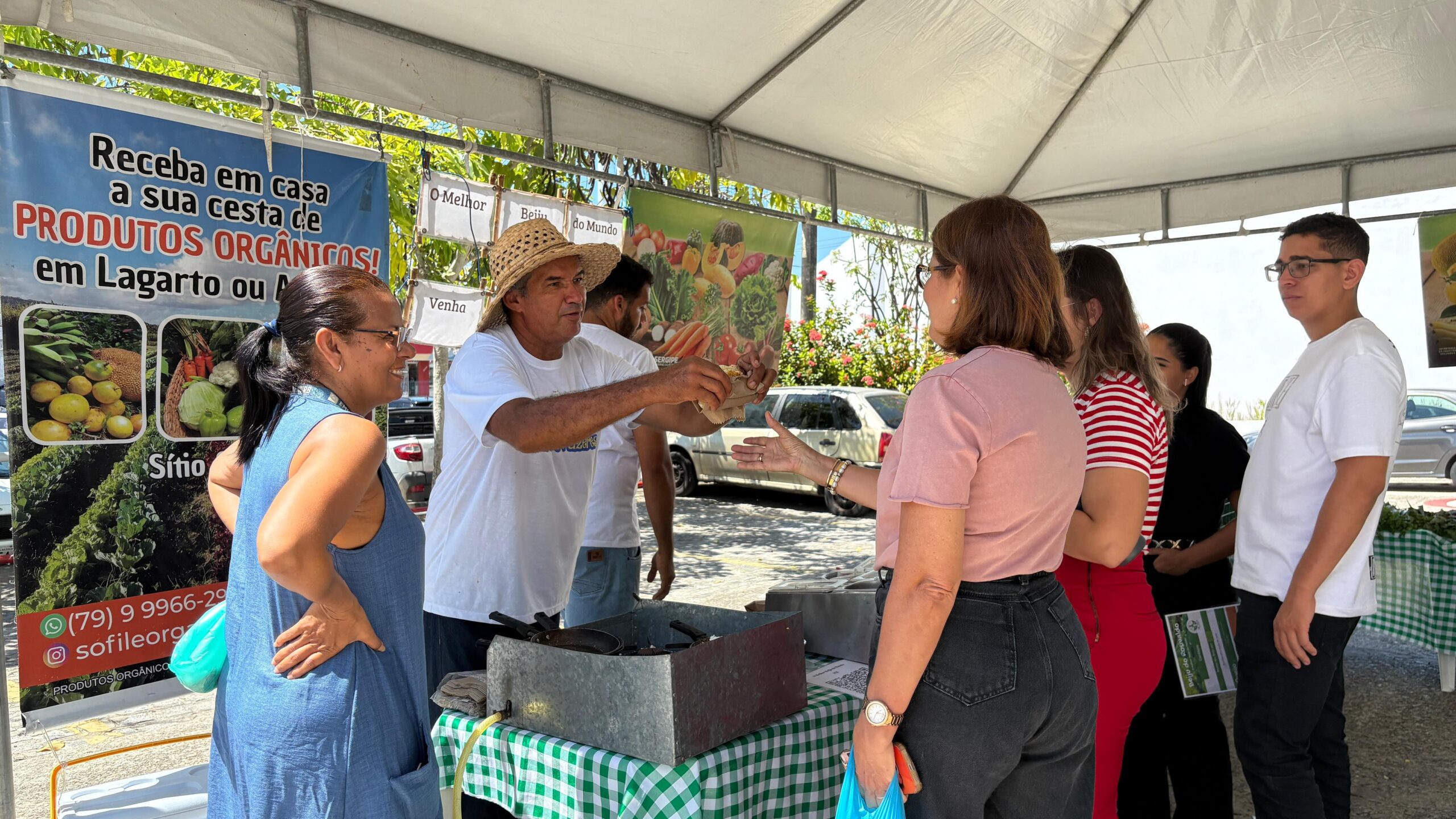 Feira da Agricultura Familiar Itinerante chega à Secretaria de Estado da Saúde e fortalece produção local