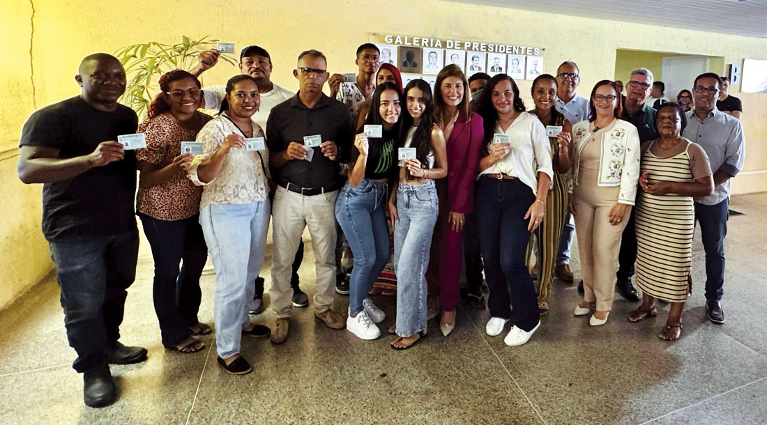 Governo do Estado entrega primeiras habilitações do programa CNHs Sociais