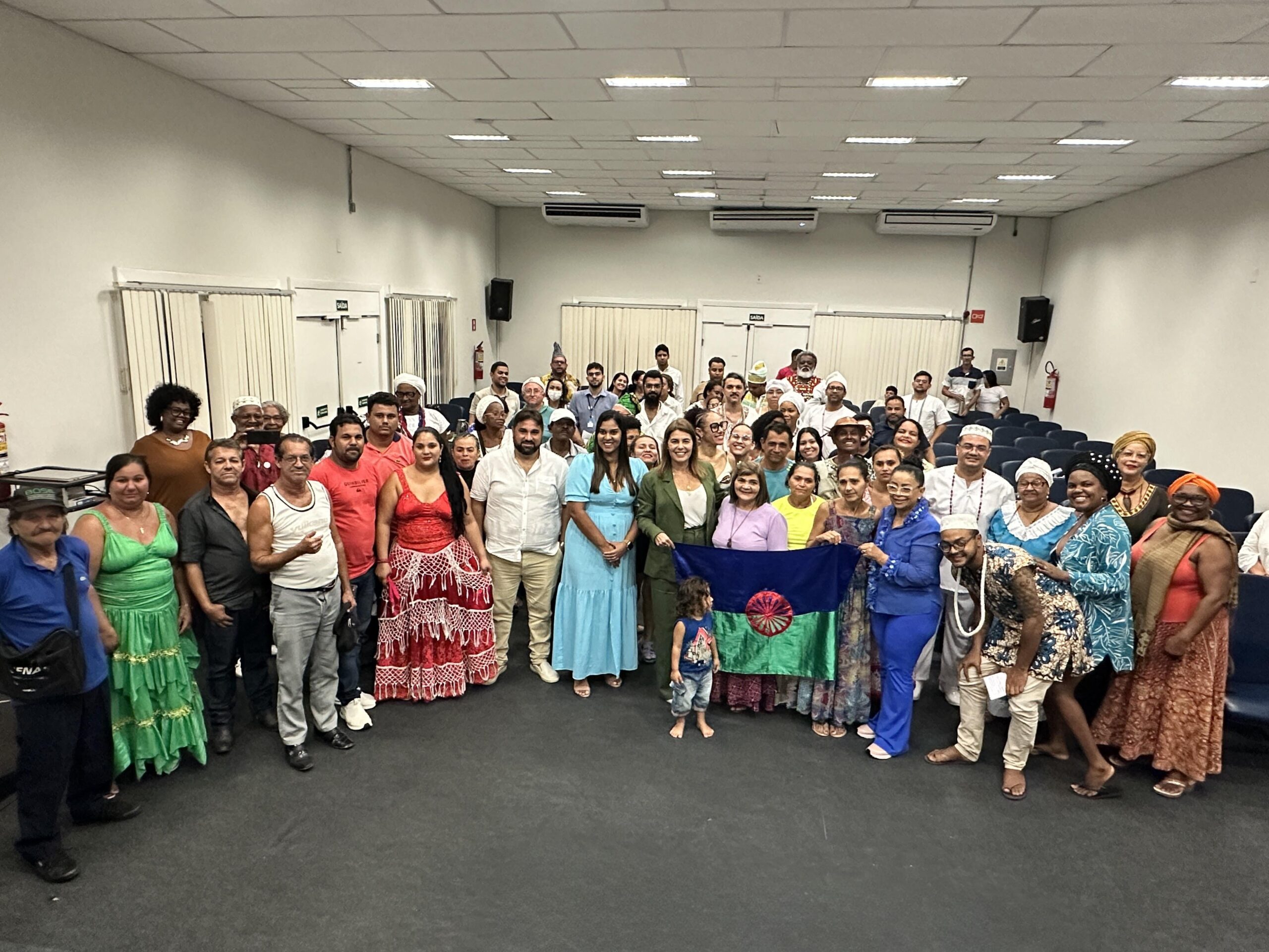 Seasic sedia encontro unificado com diálogo entre povos ciganos e de terreiro sobre Segurança Alimentar