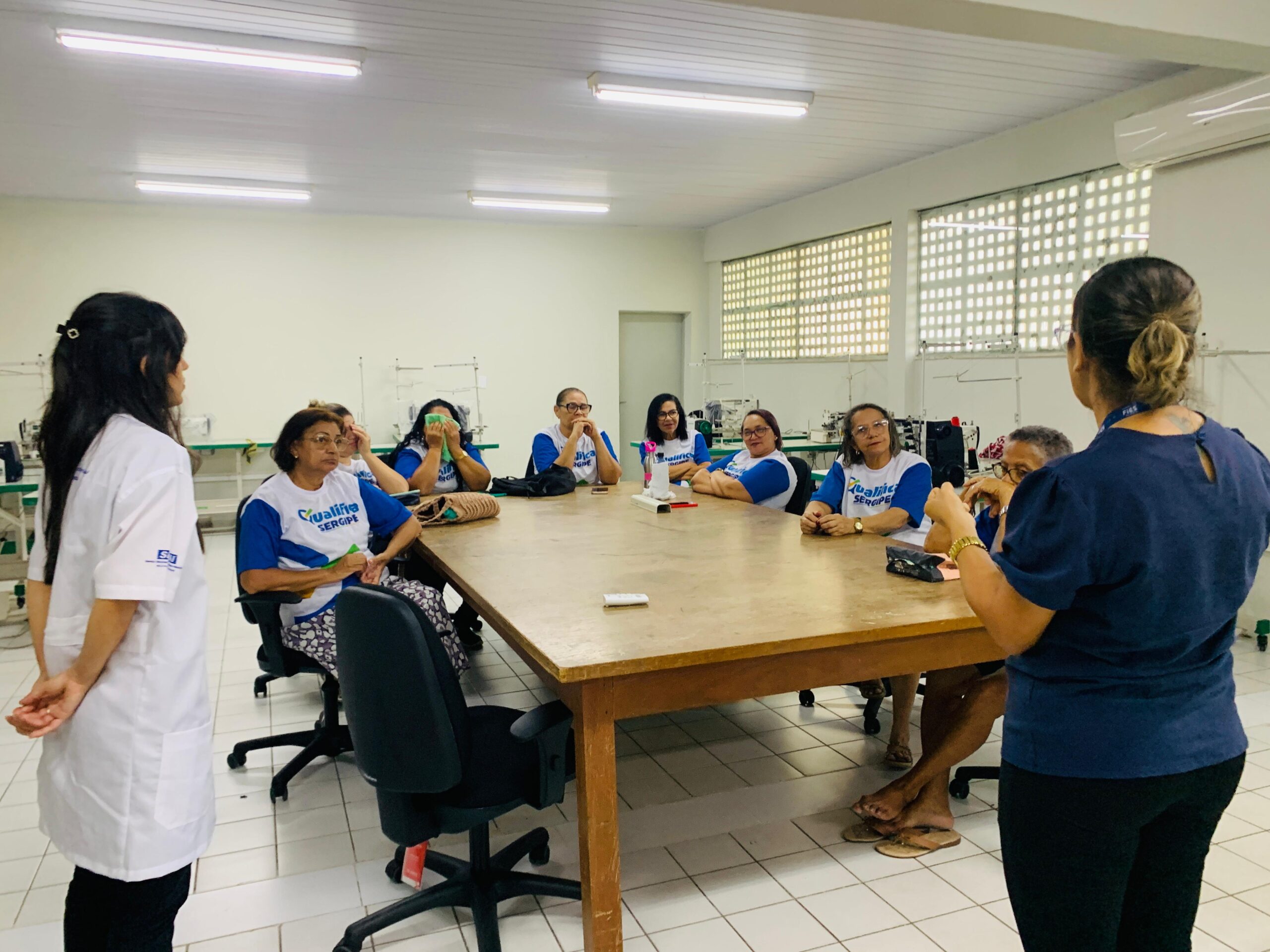 Curso de Corte e Costura tem início no Espaço Cuidar Bugio com foco em qualificação e inclusão