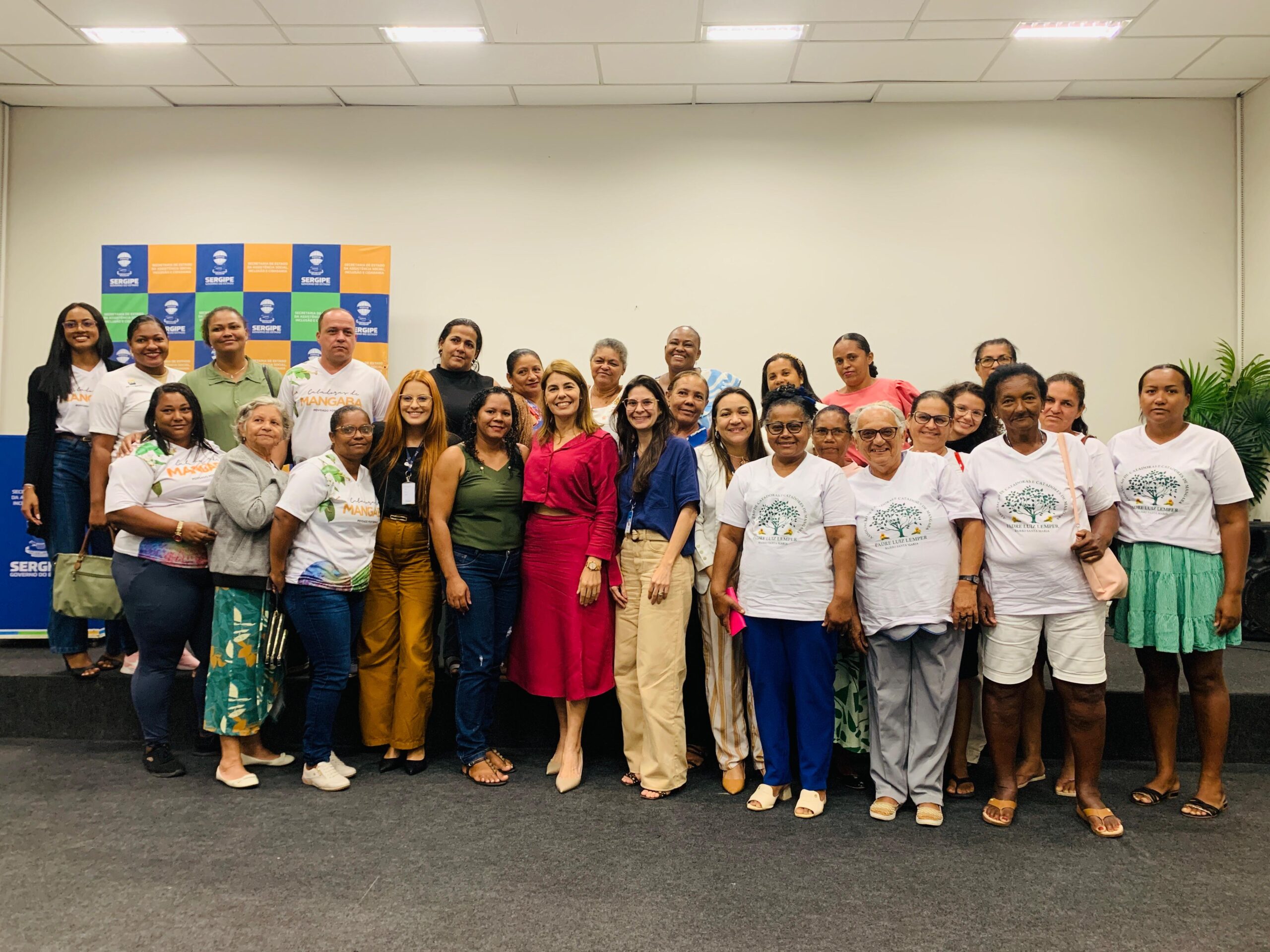 Seasic realiza escuta com associações de catadoras de mangaba de Sergipe