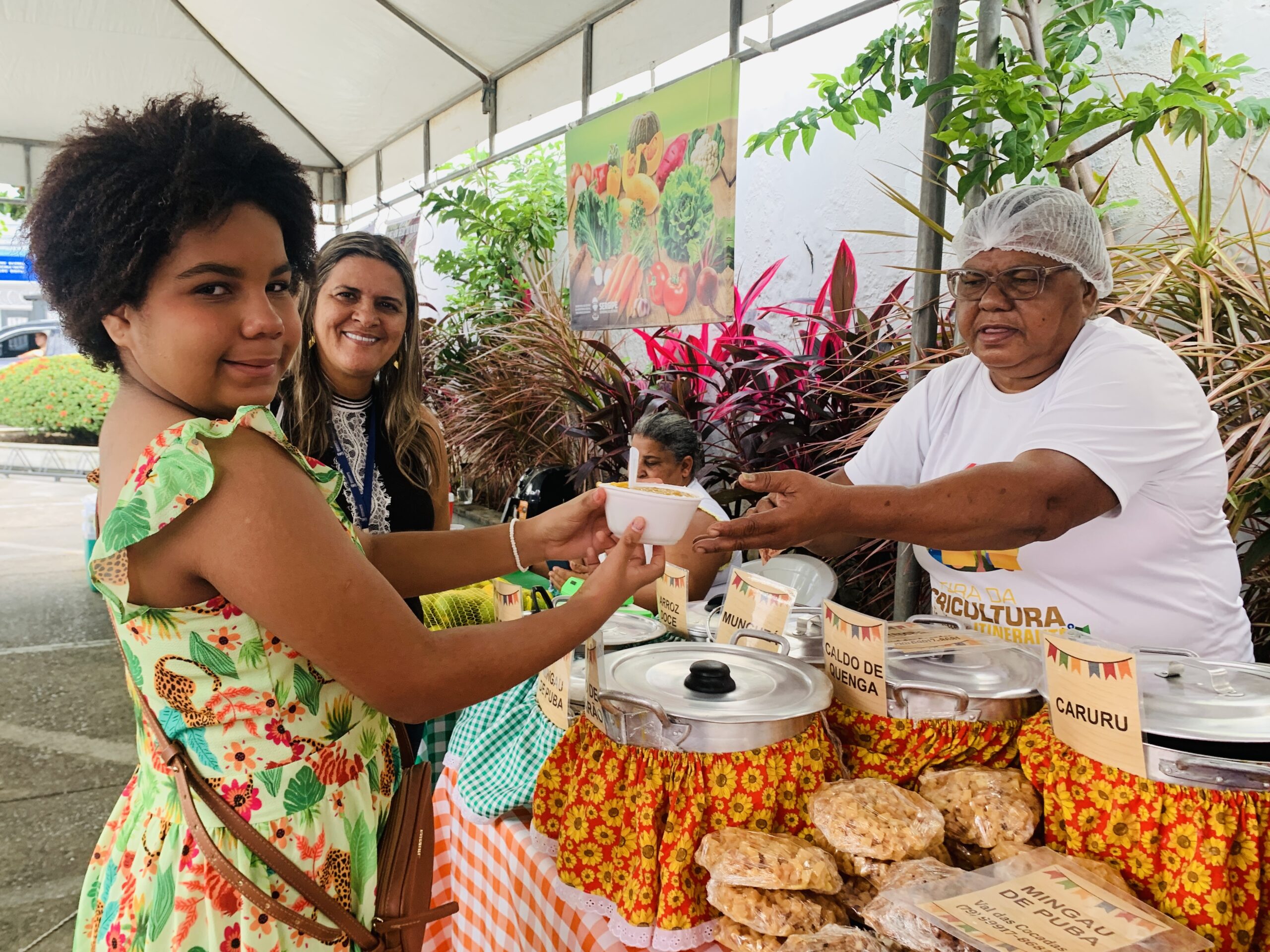 Feira da Agricultura Familiar movimenta manhã na Seasic com sabores e produtos artesanais