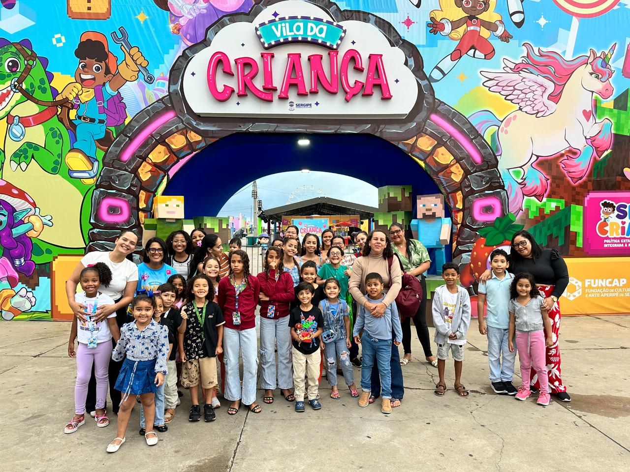 Crianças de instituições sociais participam de tarde especial na Vila da Criança