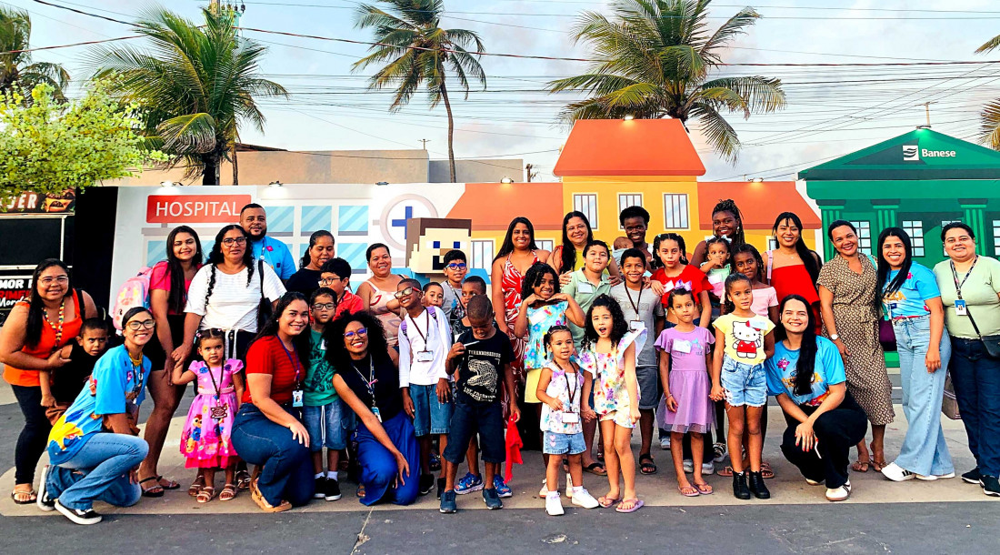Crianças do Espaço Cuidar Santa Maria vivem dia de encanto na Vila da Criança