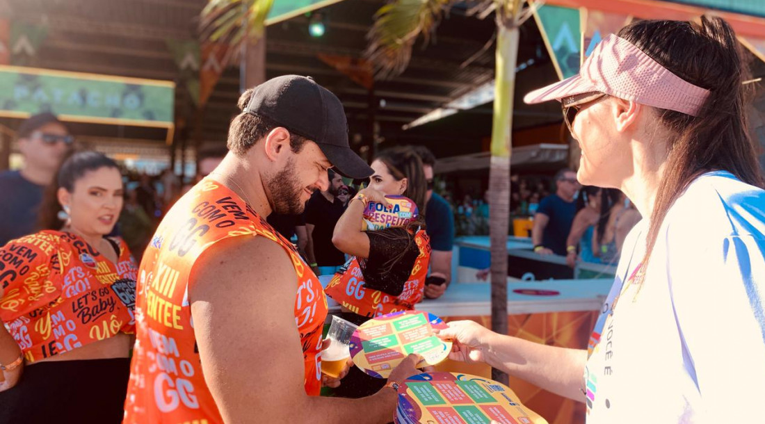 Blitz dos Direitos Humanos marca presença em prévia carnavalesca com ações de conscientização