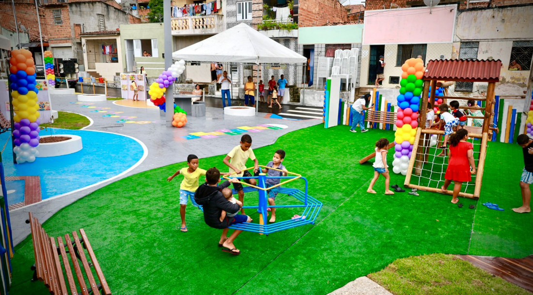 Programa Crescer Brincando transforma direito ao brincar em política pública e leva 20 brinquedopraças a Sergipe