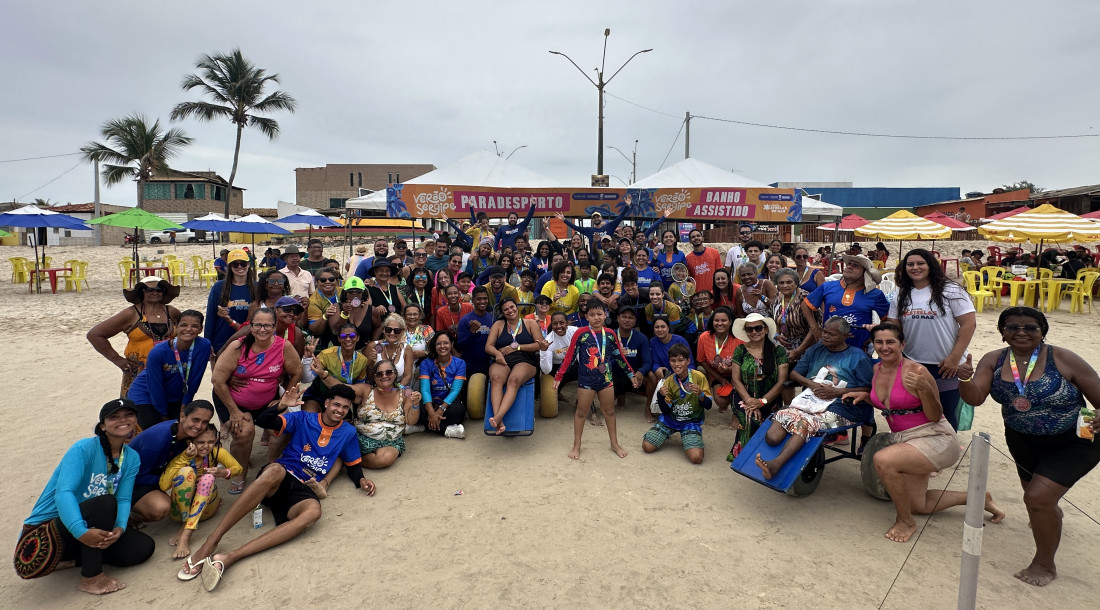 Banho assistido leva inclusão e acessibilidade ao Abaís durante o Verão Sergipe 2026